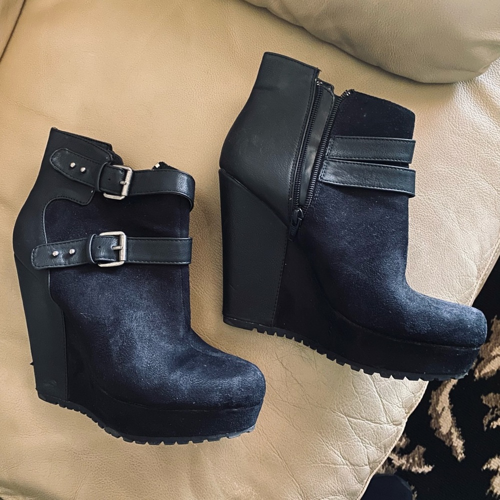 Wedge boots